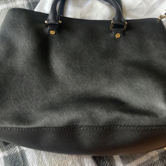 Micheal Kors bag! - Picture 5 of 5